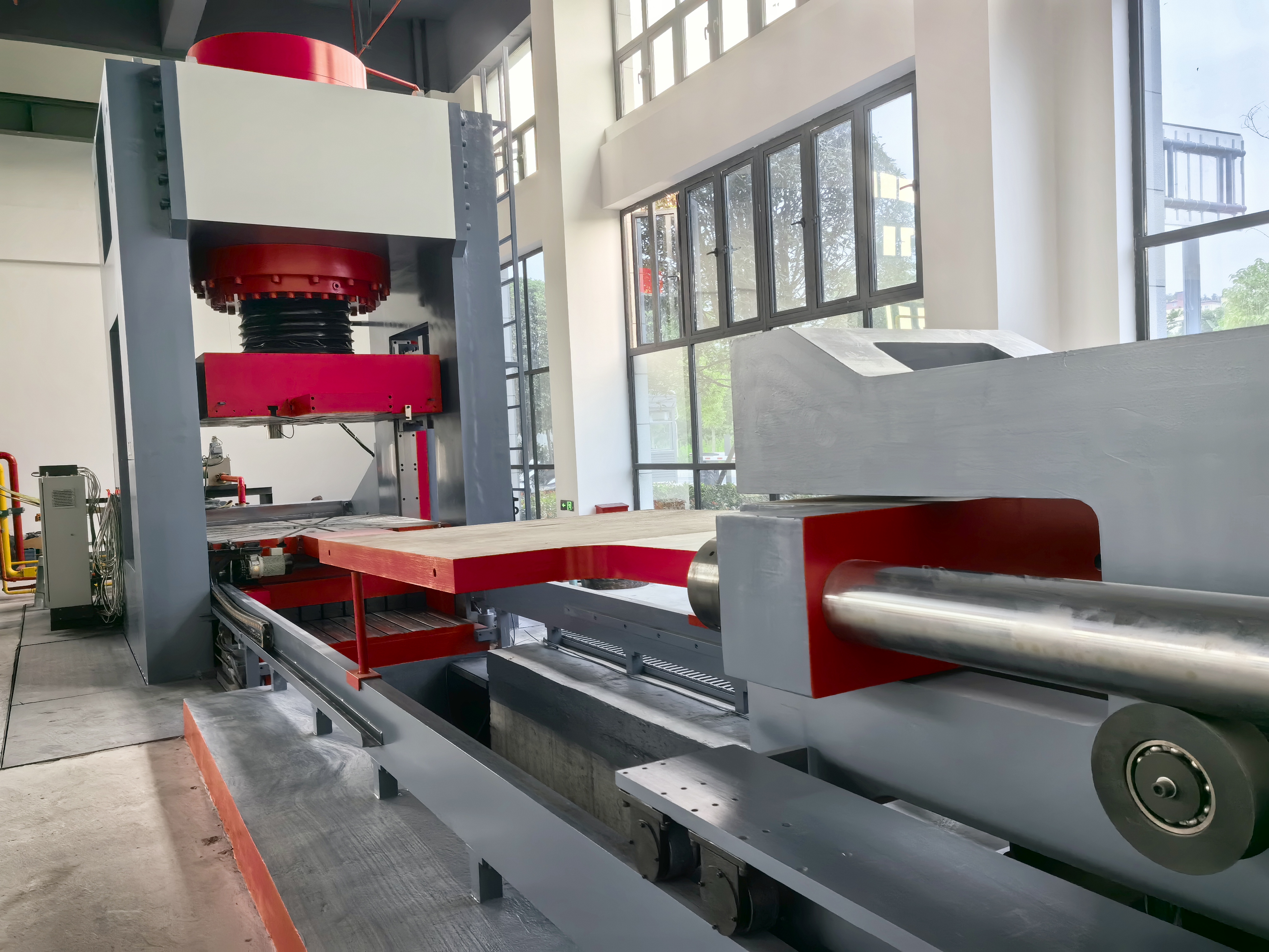 YJW-20000型微機(jī)控制電液伺服壓剪試驗機(jī)(動?靜態(tài))