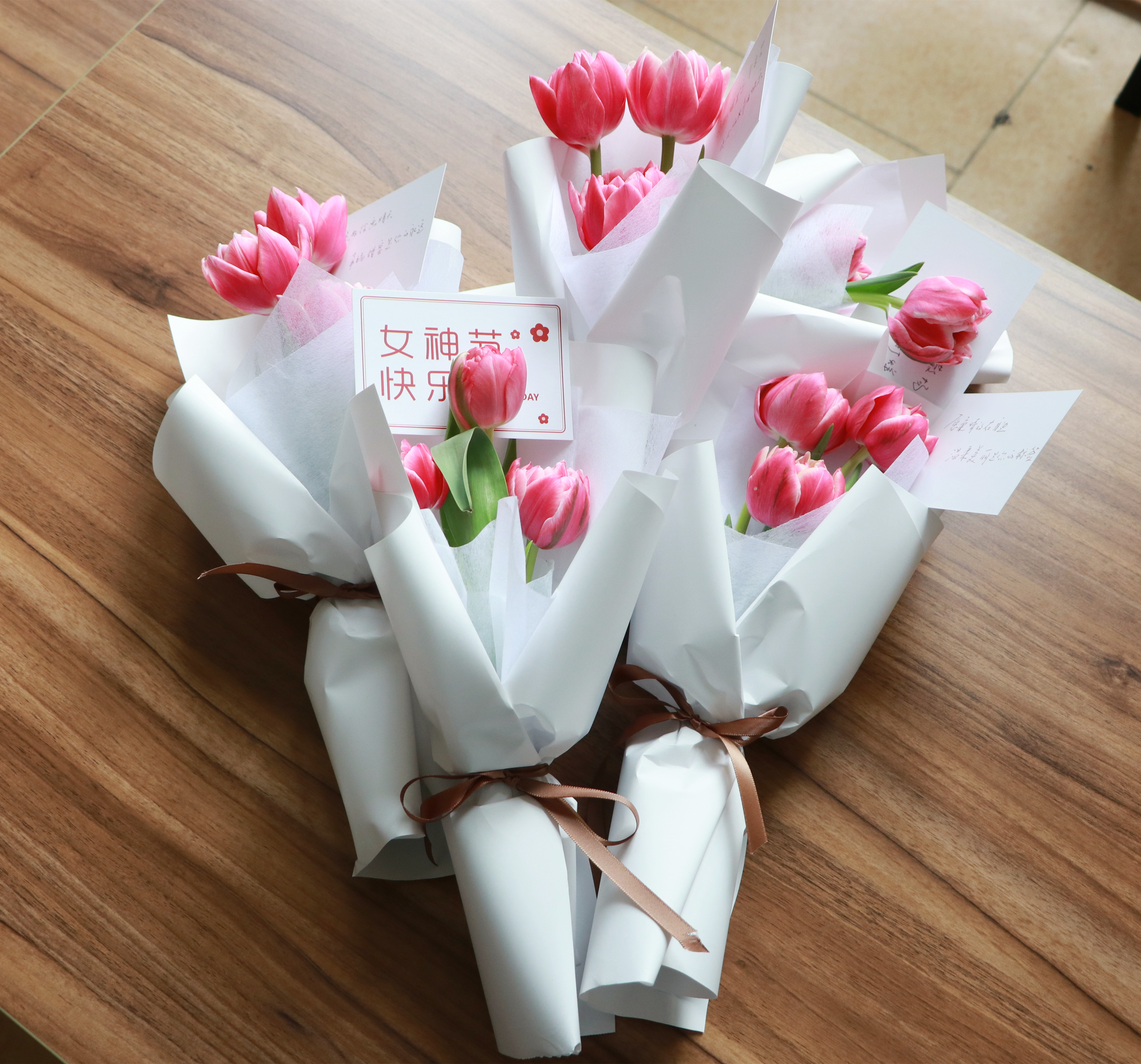 巾幗如花 不負(fù)韶華 巾幗如花 不負(fù)韶華